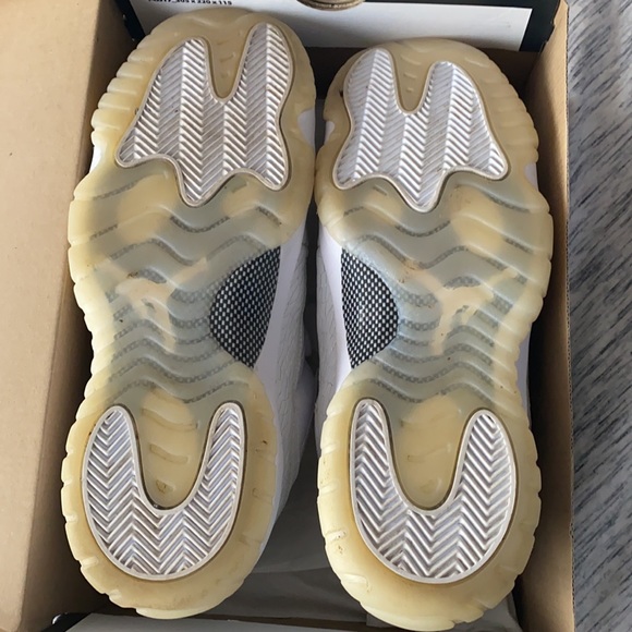 AIR JORDAN 11 Retro Low Heiress White - Picture 9 of 14